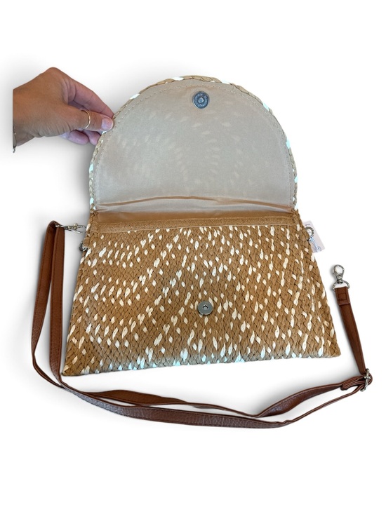 Unknown Handbags - NWT Boutique Woven Crossbody Clutch Bag - Tan & White